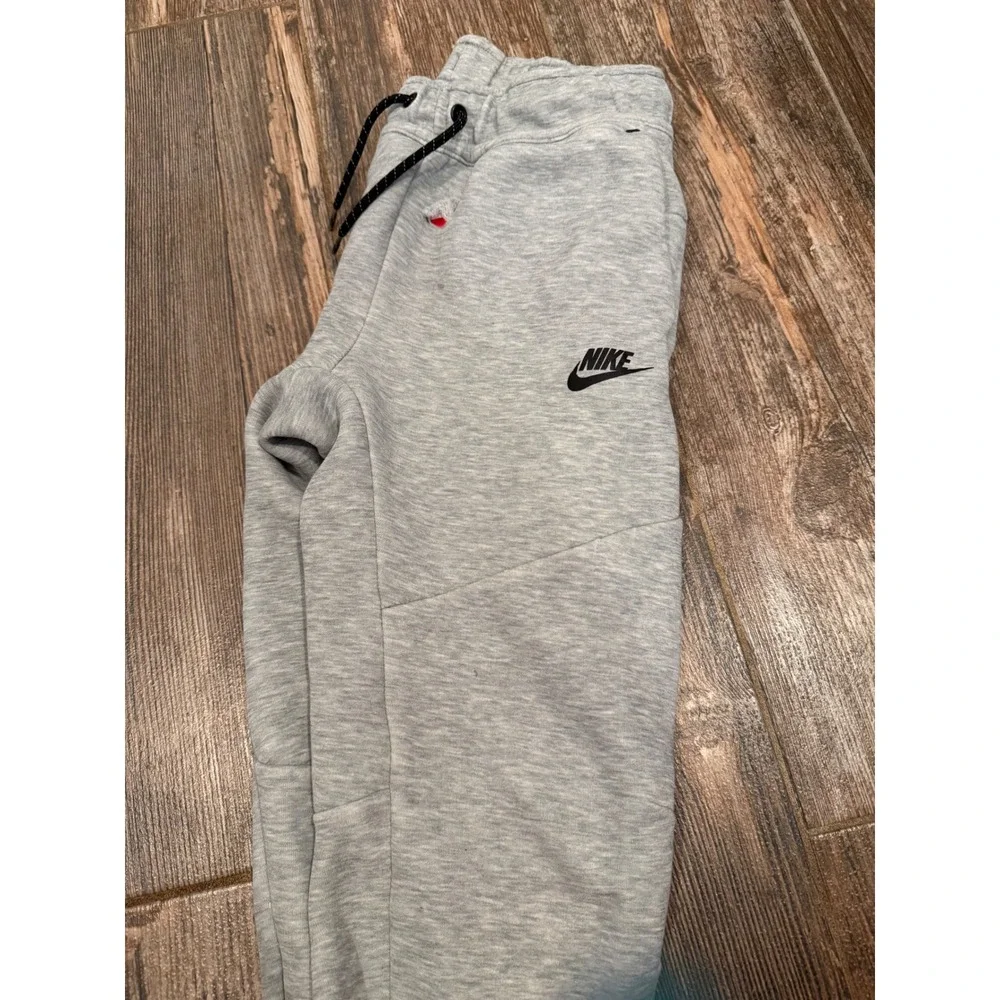 Nike Tech Fleece Joggers Kids Boys Medium Grey Heather Sweatpants CU9213-063